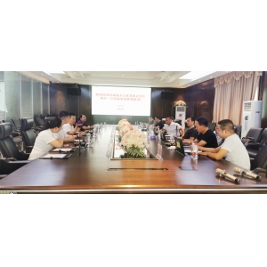 河南省辦公家具協(xié)會(huì)會(huì)長(zhǎng)張鋒一行到訪(fǎng)思進(jìn)家具集團(tuán)指導(dǎo)工作！